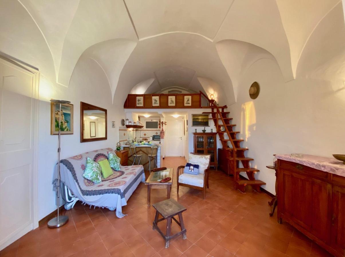 Holidaycasa Romano - Vacanza Nel Cuore Di Sperlonga Exterior foto
